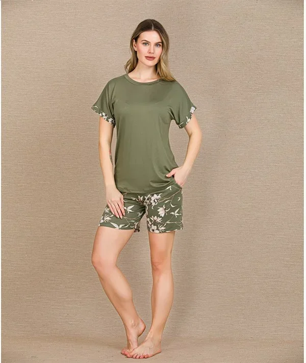 Şık Tasarım Çiçek Desenli Yeşil Şortlu Kısa Kol Viskon Pijama Takımı